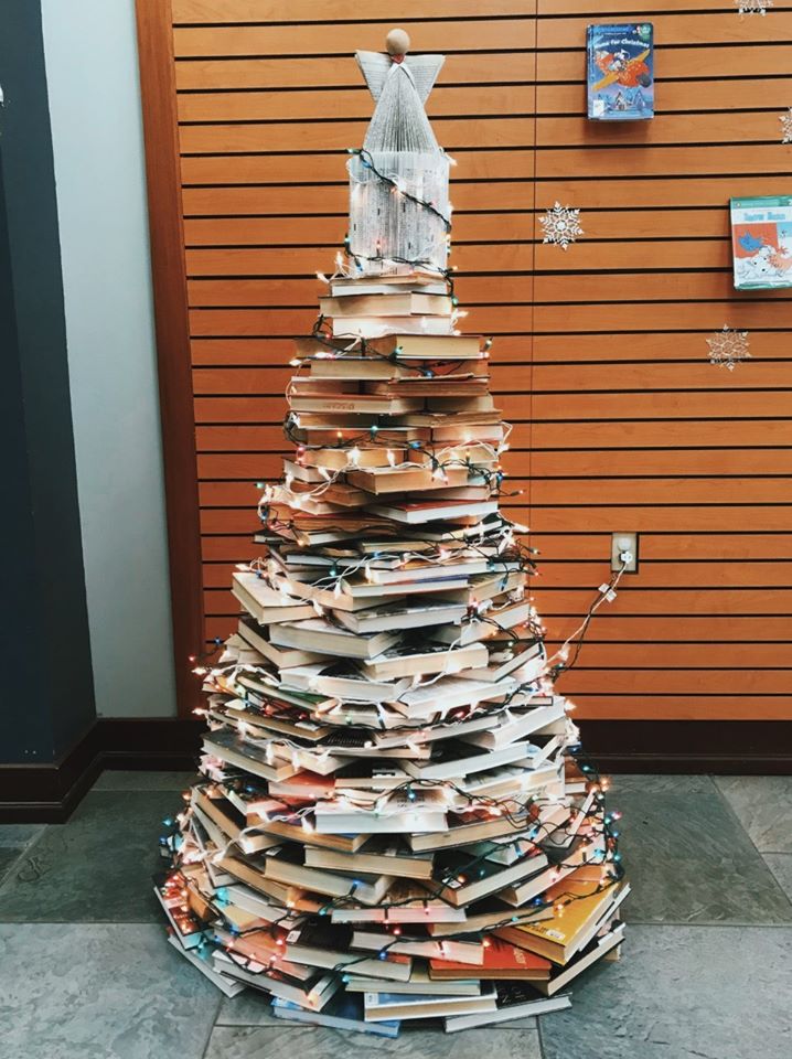Book Tree, Book Display, Book Lovers, Holiday Decorations, Holiday Book decorations