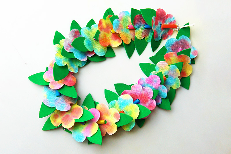 DIY Hawaiian Paper Lei